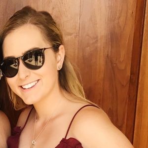 Meet your Posher, Ashley